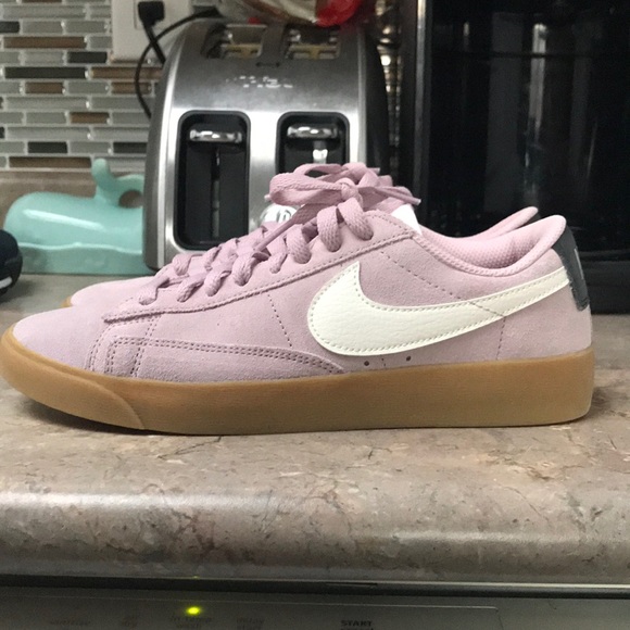 EUC Nike Suede Casual Sneakers